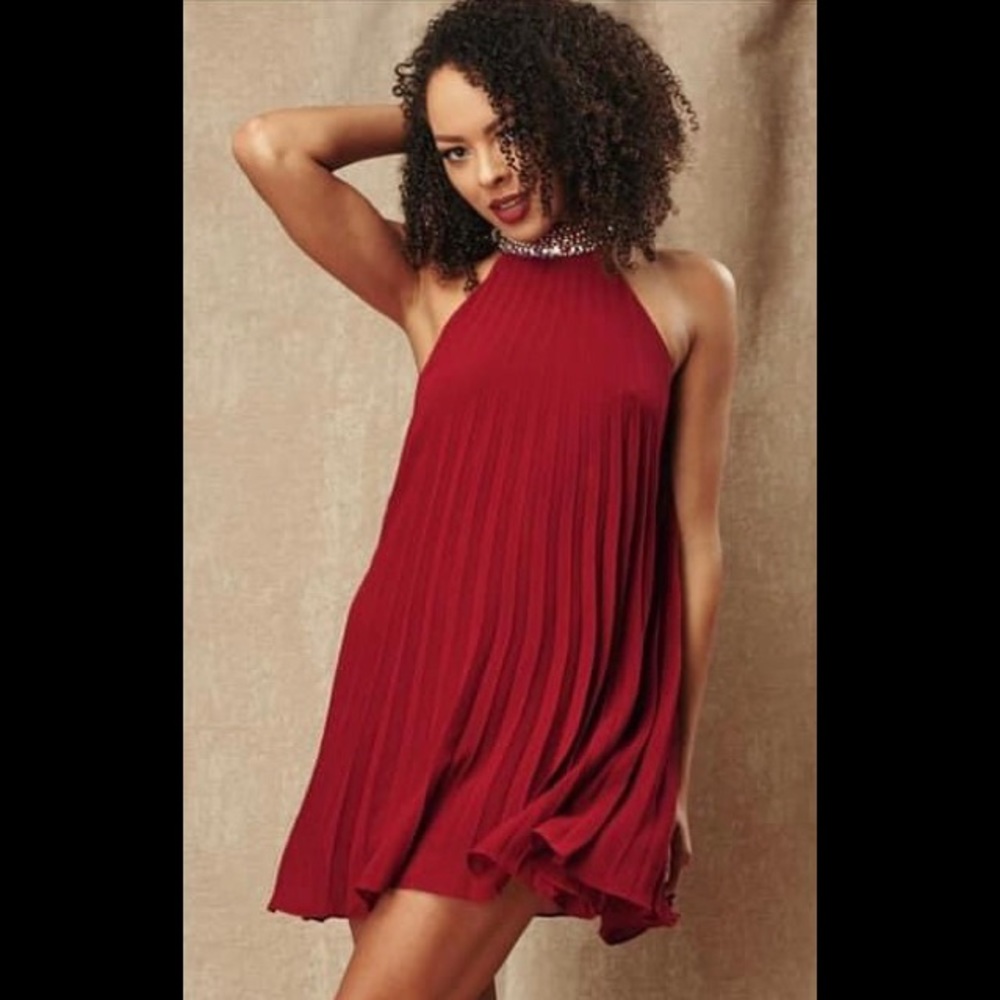 The Clothing Company Red/Wine Halter Top Pleated dress- size Large
